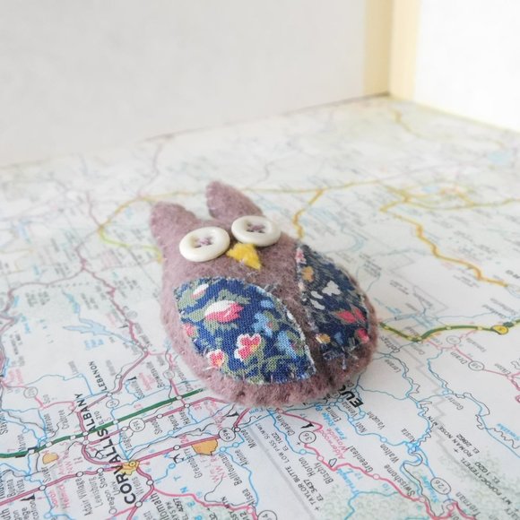 fun handmade OWL felt brooch - Picture 4 of 5